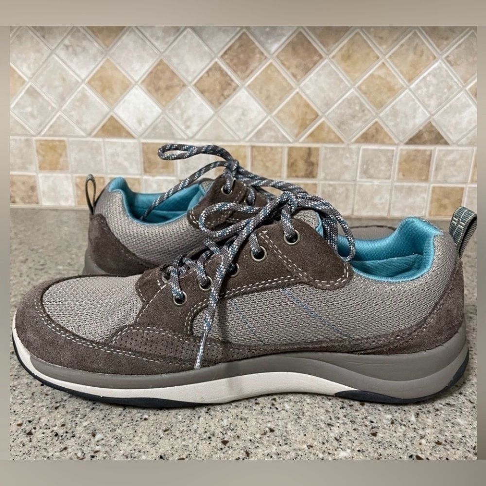 LL Bean Tek 2.5 Waterproof Hiking Walking tan Women Shoe Size 10 Wide Exc. cond